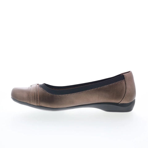Clarks Kinzie Light 26129910 Womens Brown Leather Slip On Ballet Flats Shoes