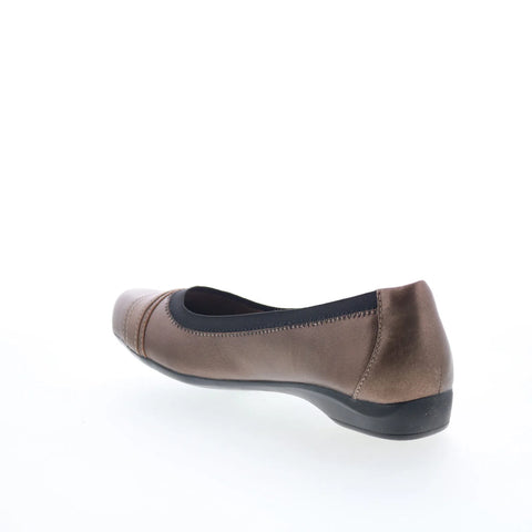 Clarks Kinzie Light 26129910 Womens Brown Leather Slip On Ballet Flats Shoes