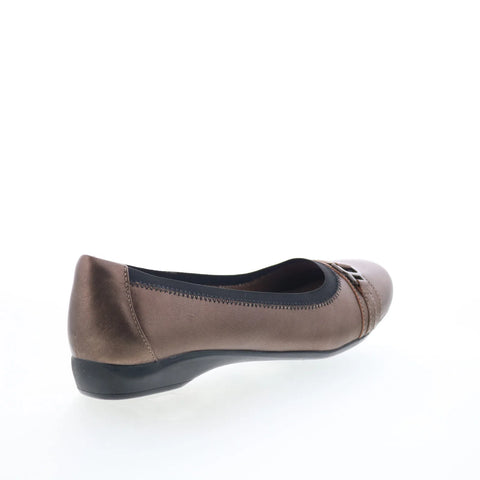 Clarks Kinzie Light 26129910 Womens Brown Leather Slip On Ballet Flats Shoes
