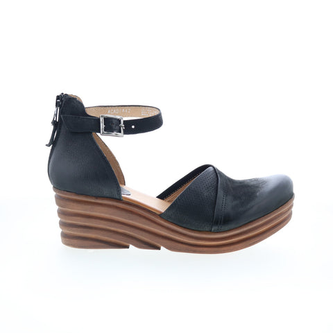 Miz Mooz Acadia M29016-101-6002 Womens Black Leather Wedges Sandals Shoes