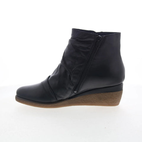 Miz Mooz Maxy Womens Black Leather Pull On Ankle & Booties Boots
