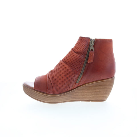 Miz Mooz Starfire P64011-101-6970 Womens Brown Leather Wedges Sandals Shoes