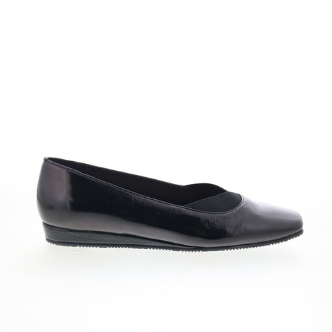 SoftWalk Viana S2217-005 Womens Black Leather Slip On Ballet Flats Shoes
