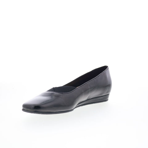 SoftWalk Viana S2217-005 Womens Black Leather Slip On Ballet Flats Shoes