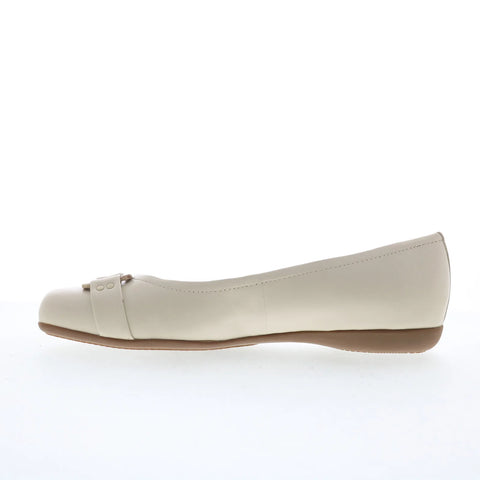 Trotters Sizzle Signature T1251-112 Womens Beige Leather Ballet Flats Shoes