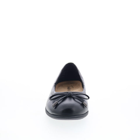 Trotters Dellis T2054-001 Womens Black Leather Slip On Ballet Flats Shoes
