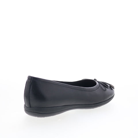 Trotters Dellis T2054-001 Womens Black Leather Slip On Ballet Flats Shoes