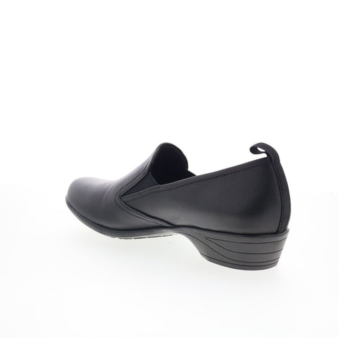 Trotters Reggie T2065-001 Womens Black Leather Slip On Loafer Flats Shoes