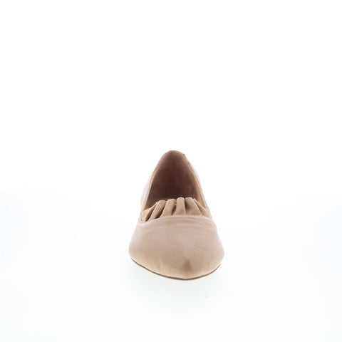 Trotters Elsie T2357-130 Womens Beige Leather Slip On Loafer Flats Shoes