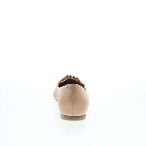 Trotters Elsie T2357-130 Womens Beige Leather Slip On Loafer Flats Shoes