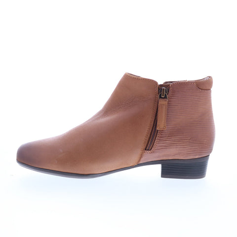 Trotters Major Embossed T2368-215 Womens Brown Leather Ankle & Booties Boots