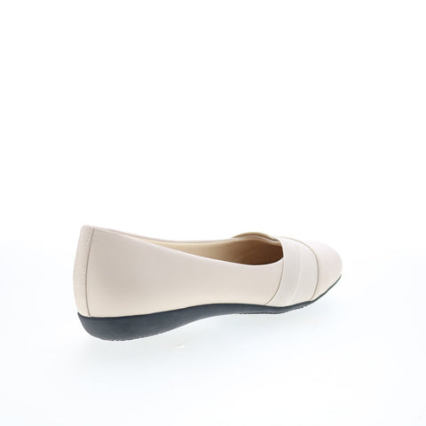Trotters Stella T2374-112 Womens Beige Synthetic Slip On Ballet Flats Shoes