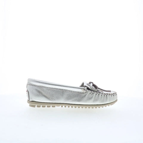 Minnetonka Thunderbird Animikii 627TB Womens Silver Loafer Flats Shoes