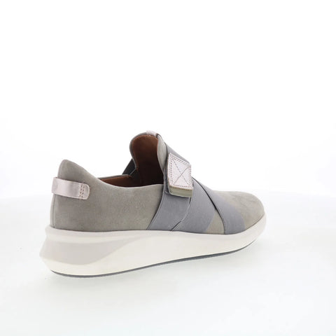 Clarks Un Rio Strap 26162414 Womens Gray Leather Lifestyle Sneakers Shoes