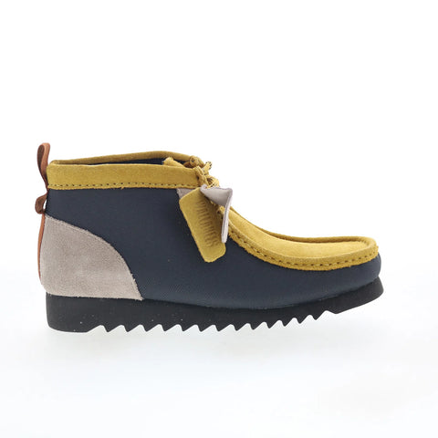 Clarks Wallabee 2 FTRE 26178276 Mens Yellow Suede Lace Up Chukkas Boots