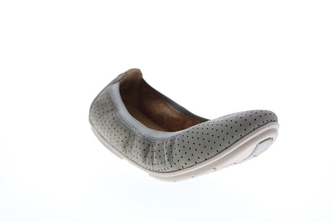 Clarks Un Tract 26124049 Womens Green Leather Slip On Ballet Flats Shoes