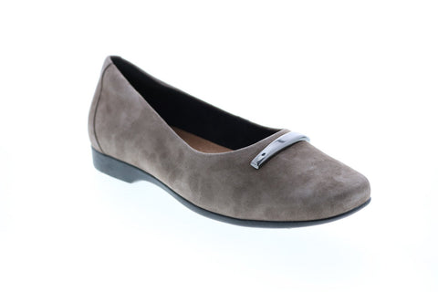 Clarks Un Darcey Way 26144966 Womens Brown Suede Loafer Flats Shoes