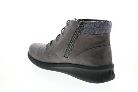 Clarks Sillian2.0 Way 26146974 Womens Gray Canvas Lace Up Chukkas Boots