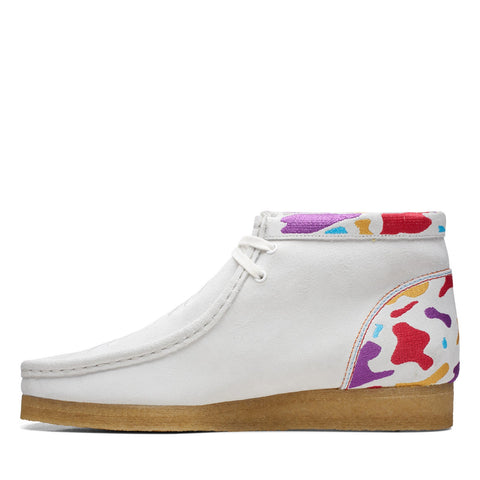 Clarks Wallabee Boot 26167978 Mens White Suede Lace Up Chukkas Boots