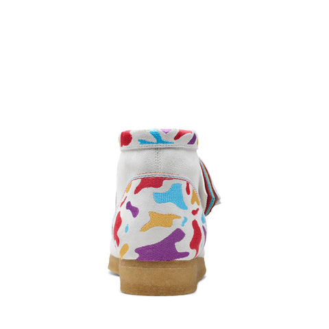 Clarks Wallabee Boot 26167978 Mens White Suede Lace Up Chukkas Boots