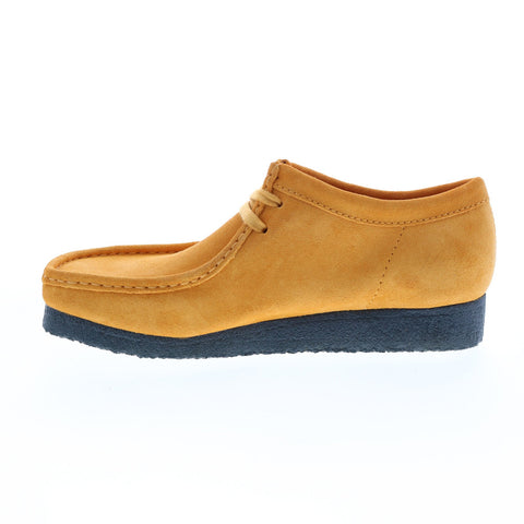 Clarks Wallabee 26168858 Mens Yellow Suede Lace Up Chukkas Boots