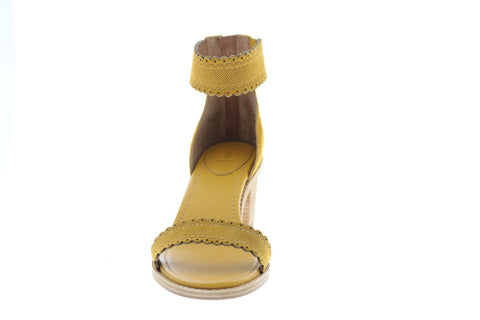 Frye Brielle Scallop Back Zip 71528 Womens Gold Suede Strap Flats Shoes