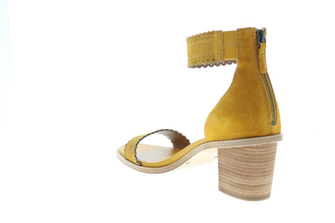 Frye Brielle Scallop Back Zip 71528 Womens Gold Suede Strap Flats Shoes