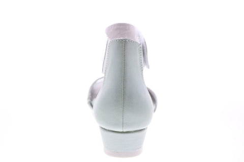 Earth Inc. Ficus Sagittarius Distressed Leather Womens Silver Sandals Shoes