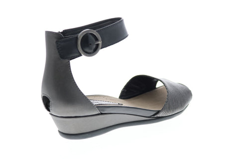 Earth Inc. Hera Textured Womens Gray Leather Strap Flats Shoes