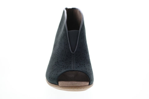 Earth Inc. Calgary Quebec Soft Buck Womens Black Leather Ankle & Booties Boots