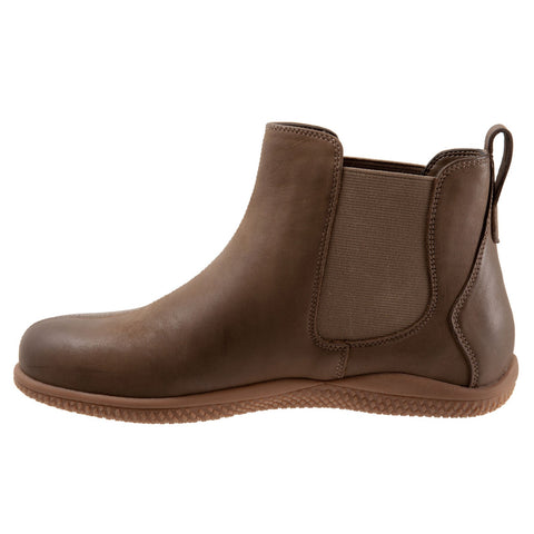 Softwalk Highland S2053-069 Womens Brown Leather Slip On Chelsea Boots