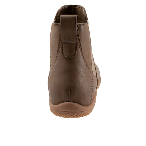 Softwalk Highland S2053-069 Womens Brown Leather Slip On Chelsea Boots