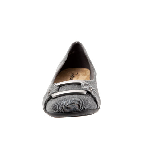 Trotters Sizzle T1251-020 Womens Gray Wide Leather Slip On Ballet Flats Shoes