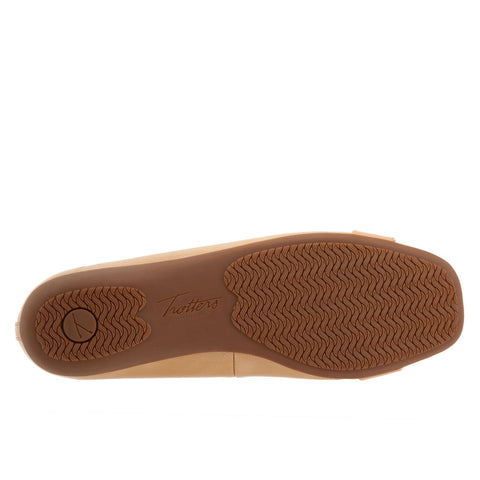 Trotters Sizzle T1251-180 Womens Beige Narrow Leather Ballet Flats Shoes