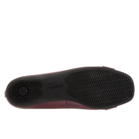 Trotters Sizzle Sign T1251-654 Womens Burgundy Narrow Ballet Flats Shoes