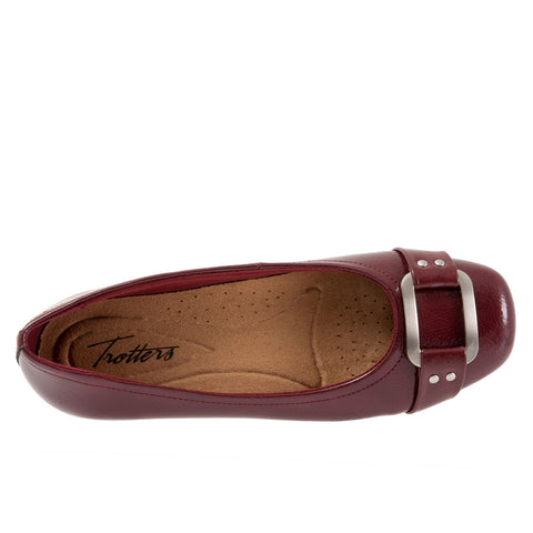 Trotters Sizzle Sign T1251-654 Womens Burgundy Leather Ballet Flats Shoes