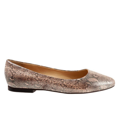 Trotters Estee T1556-232 Womens Brown Extra Wide Leather Ballet Flats Shoes