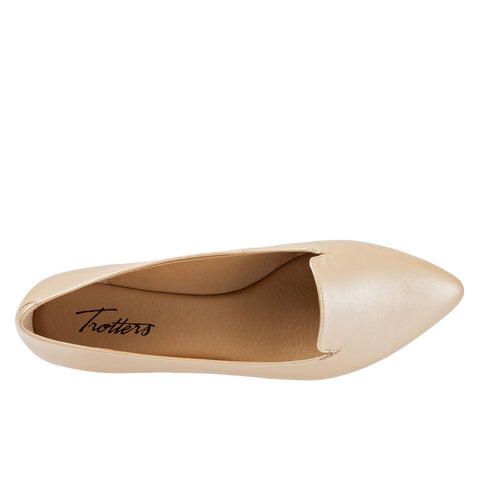 Trotters Harlowe T1707-712 Womens Gold Wide Leather Loafer Flats Shoes