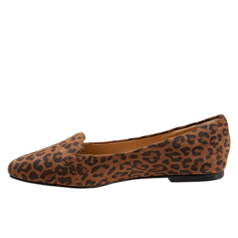 Trotters Harlowe T1707-925 Womens Brown Wide Leather Loafer Flats Shoes
