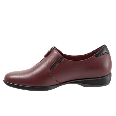 Trotters Jacey T1759-601 Womens Red Wide Leather Slip On Loafer Flats Shoes