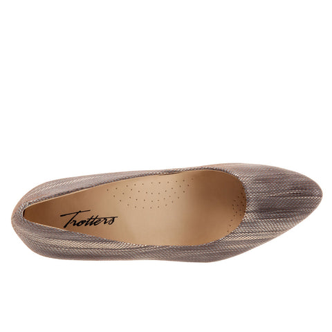 Trotters Kiera T1805-117 Womens Brown Wide Leather Slip On Pumps Heels Shoes