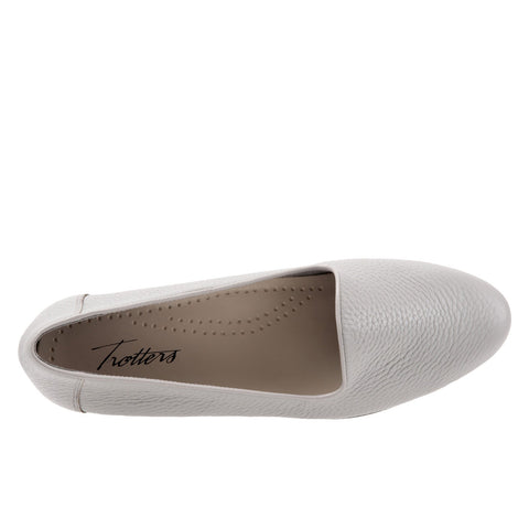 Trotters Liz Tumbled T1807-020 Womens Gray Extra Wide Loafer Flats Shoes
