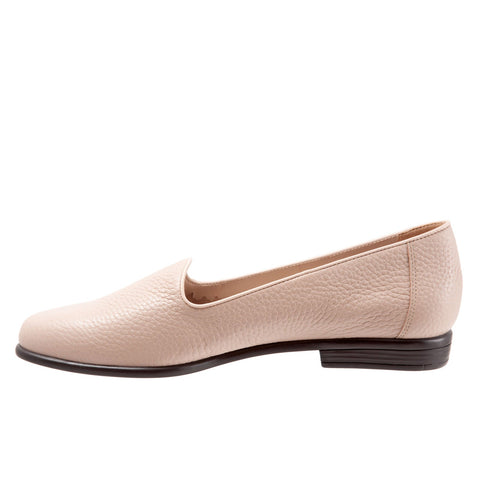 Trotters Liz Tumbled T1807-715 Womens Beige Extra Wide Loafer Flats Shoes