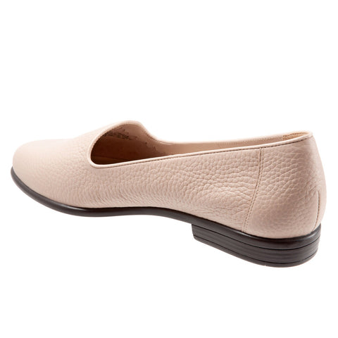 Trotters Liz Tumbled T1807-715 Womens Beige Extra Wide Loafer Flats Shoes