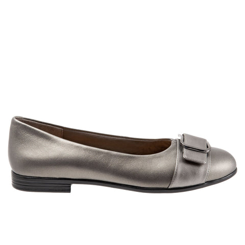 Trotters Aubrey T1850-039 Womens Silver Leather Ballet Flats Shoes