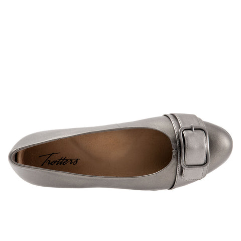 Trotters Aubrey T1850-039 Womens Silver Leather Ballet Flats Shoes