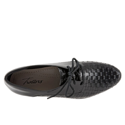 Trotters Lizzie T1858-001 Womens Black Narrow Leather Loafer Flats Shoes