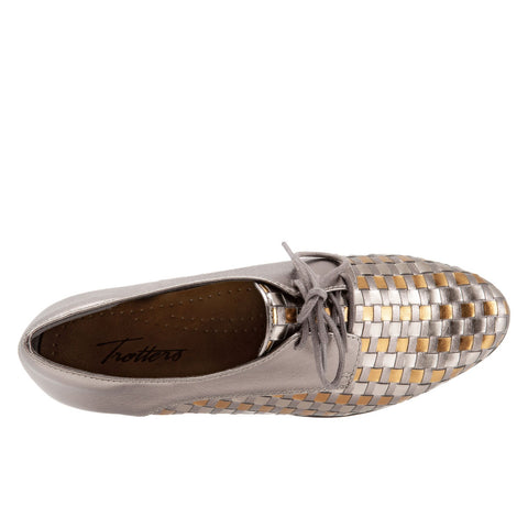 Trotters Lizzie T1858-042 Womens Silver Narrow Leather Loafer Flats Shoes