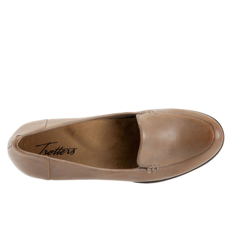 Trotters Quincy T1864-104 Womens Brown Narrow Leather Pumps Heels Shoes