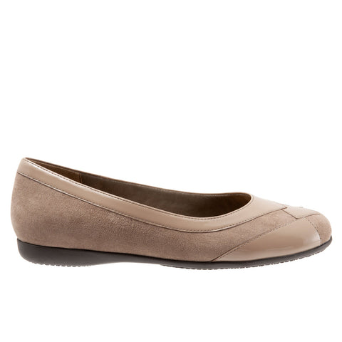 Trotters Sharp T1866-173 Womens Brown Wide Suede Slip On Ballet Flats Shoes